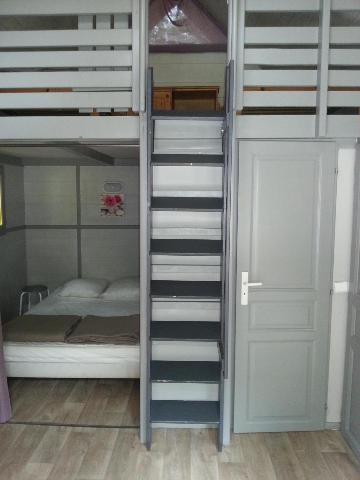 Camping Paradis Bellerive Montfrin 部屋 写真
