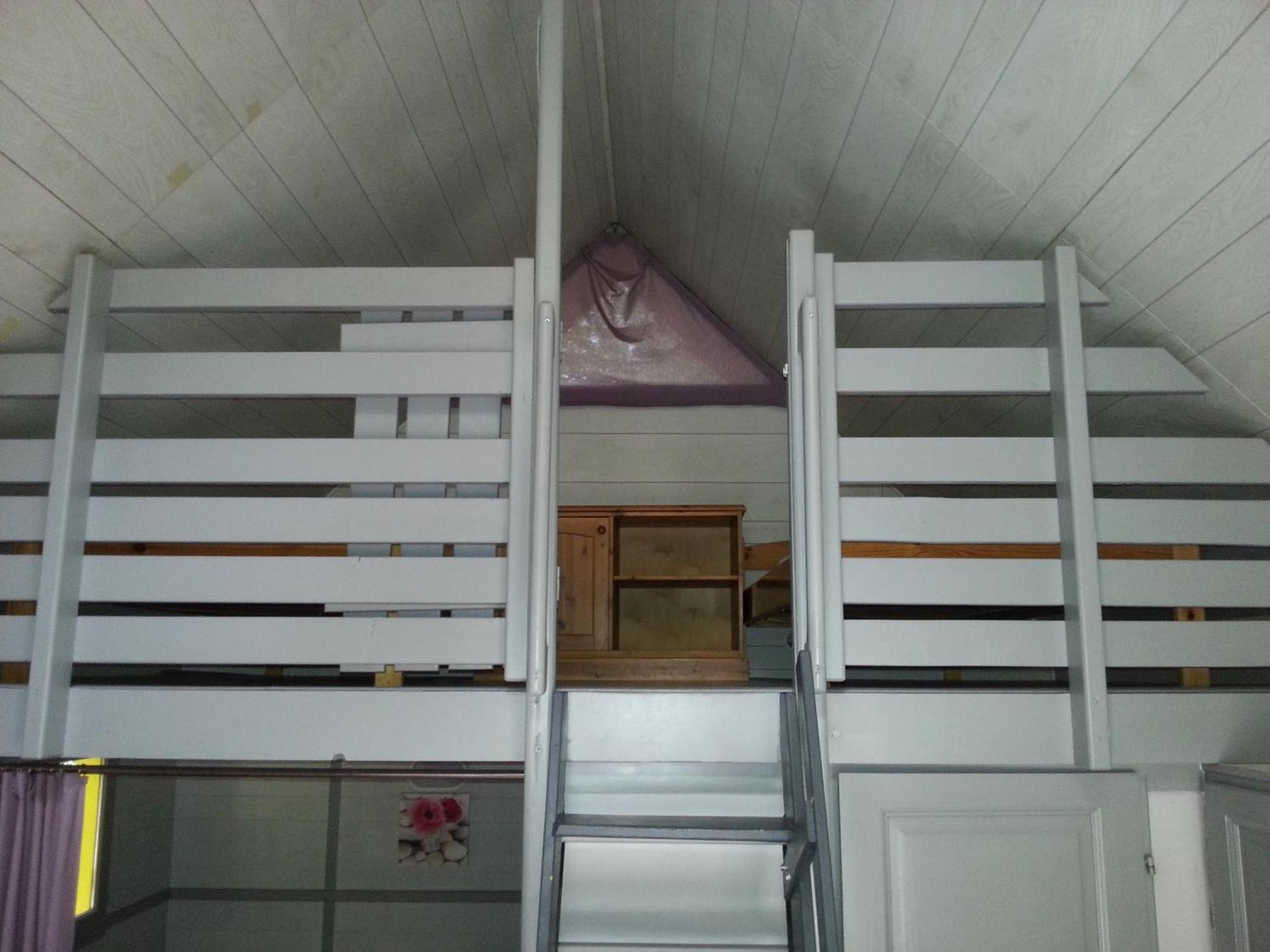 Camping Paradis Bellerive Montfrin 部屋 写真