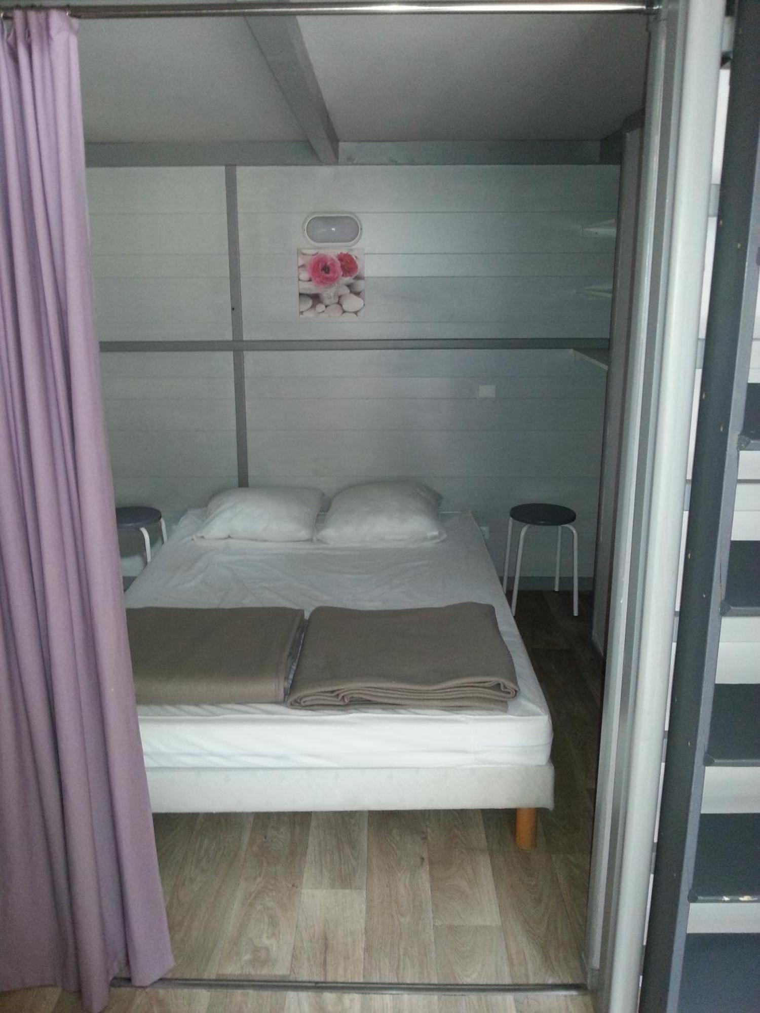 Camping Paradis Bellerive Montfrin 部屋 写真
