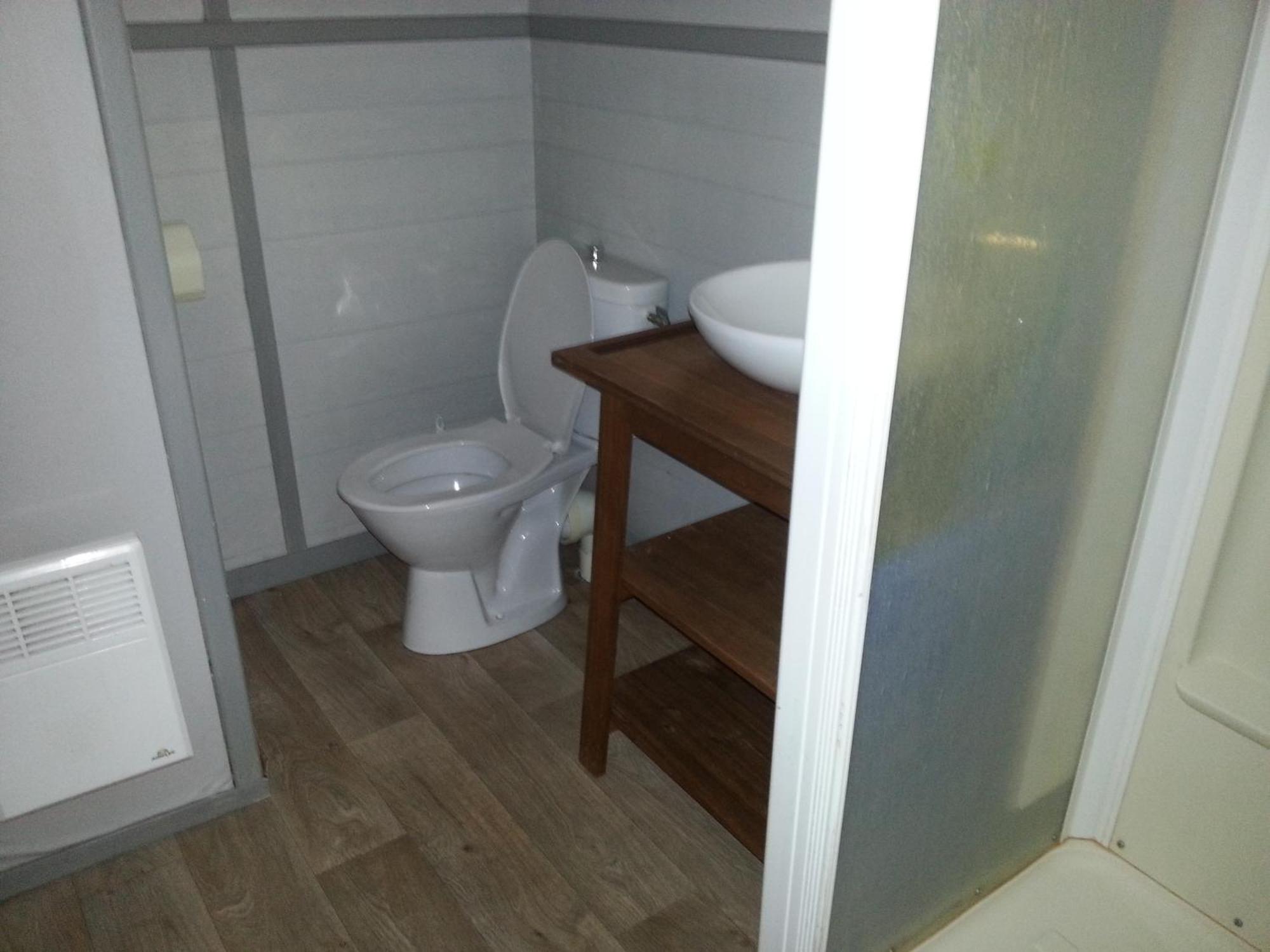 Camping Paradis Bellerive Montfrin 部屋 写真