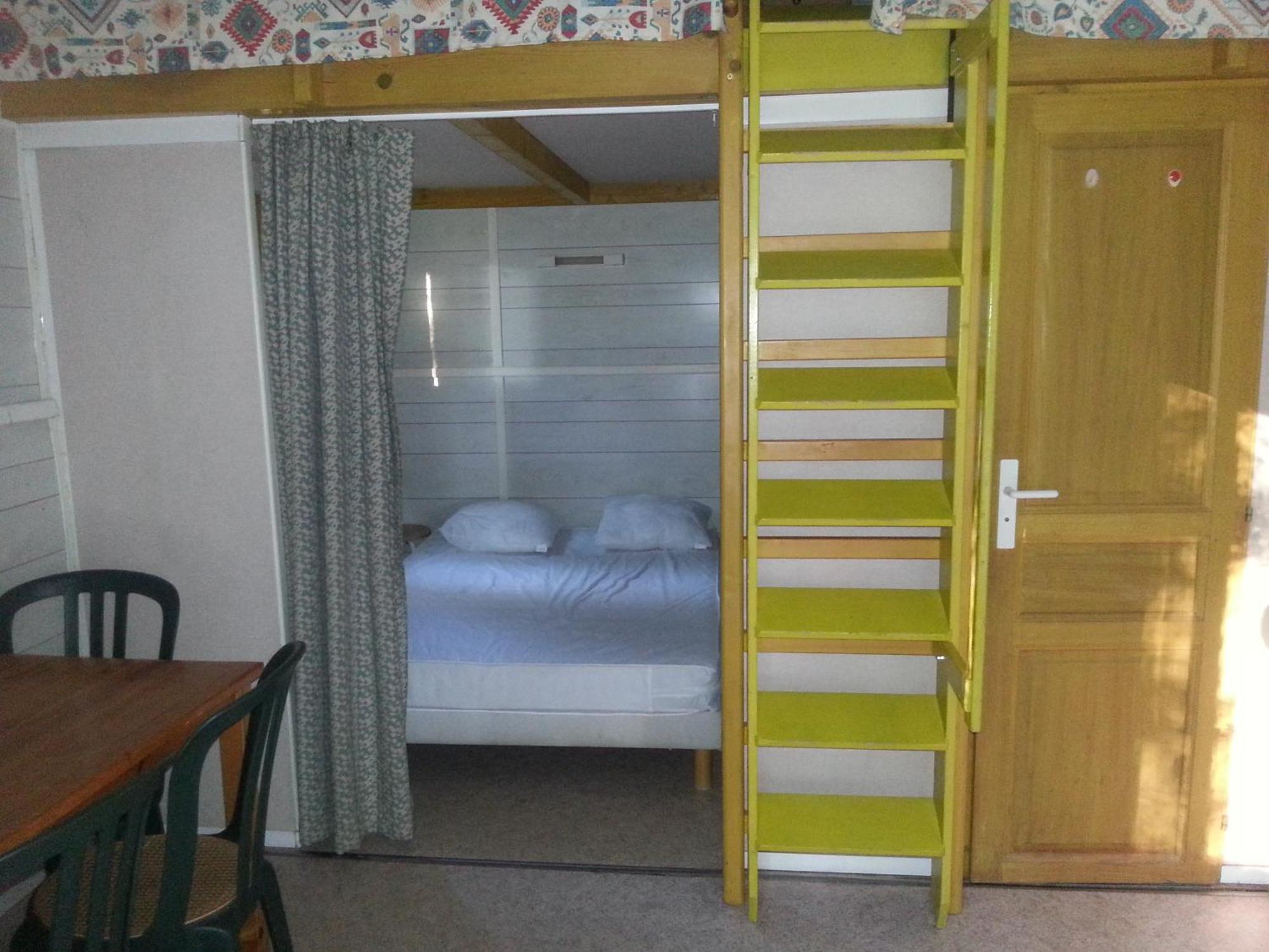 Camping Paradis Bellerive Montfrin 部屋 写真