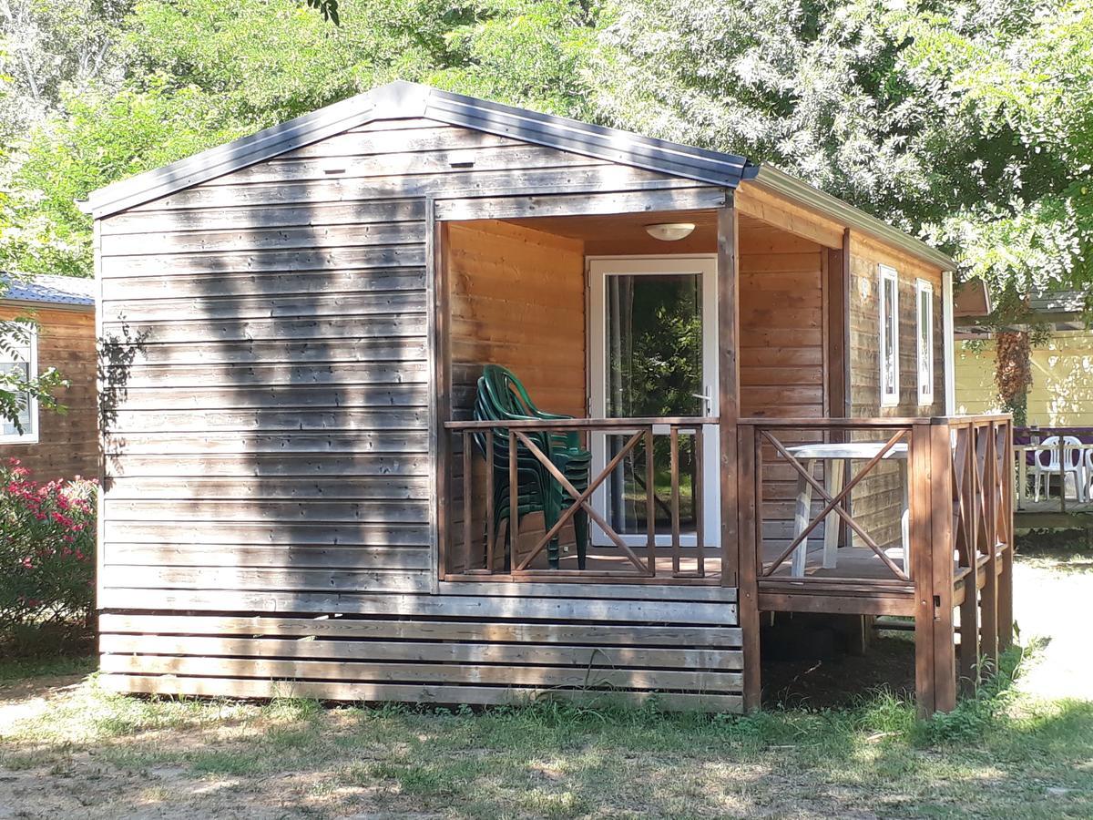 Camping Paradis Bellerive Montfrin エクステリア 写真